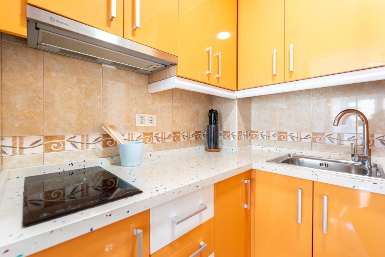 Sunny Seaside Apartment Arroyo De La Miel Bagian luar foto