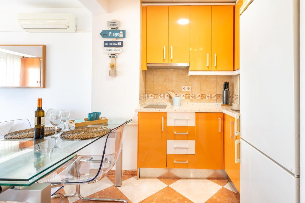 Sunny Seaside Apartment Arroyo De La Miel Bagian luar foto