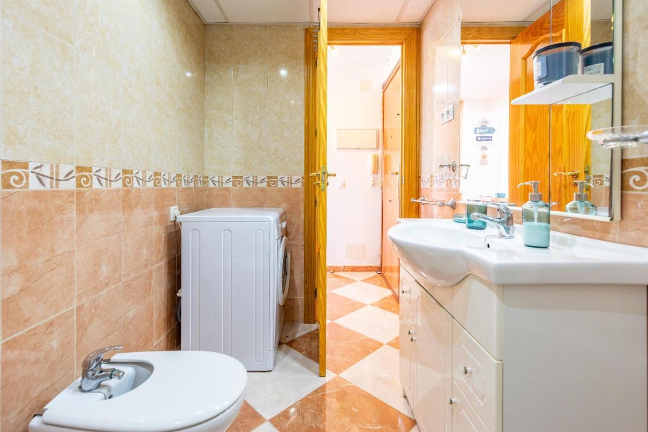 Sunny Seaside Apartment Arroyo De La Miel Bagian luar foto