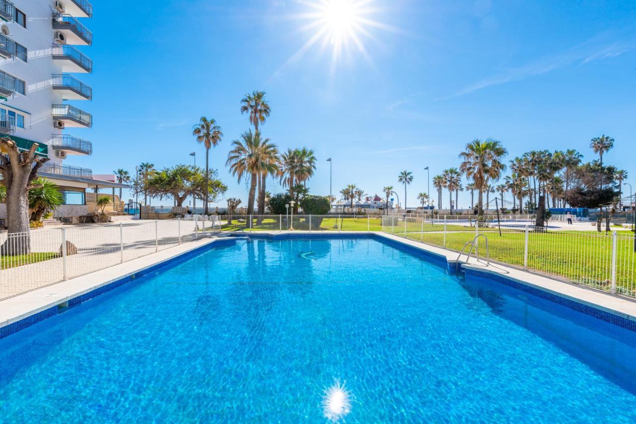Sunny Seaside Apartment Arroyo De La Miel Bagian luar foto