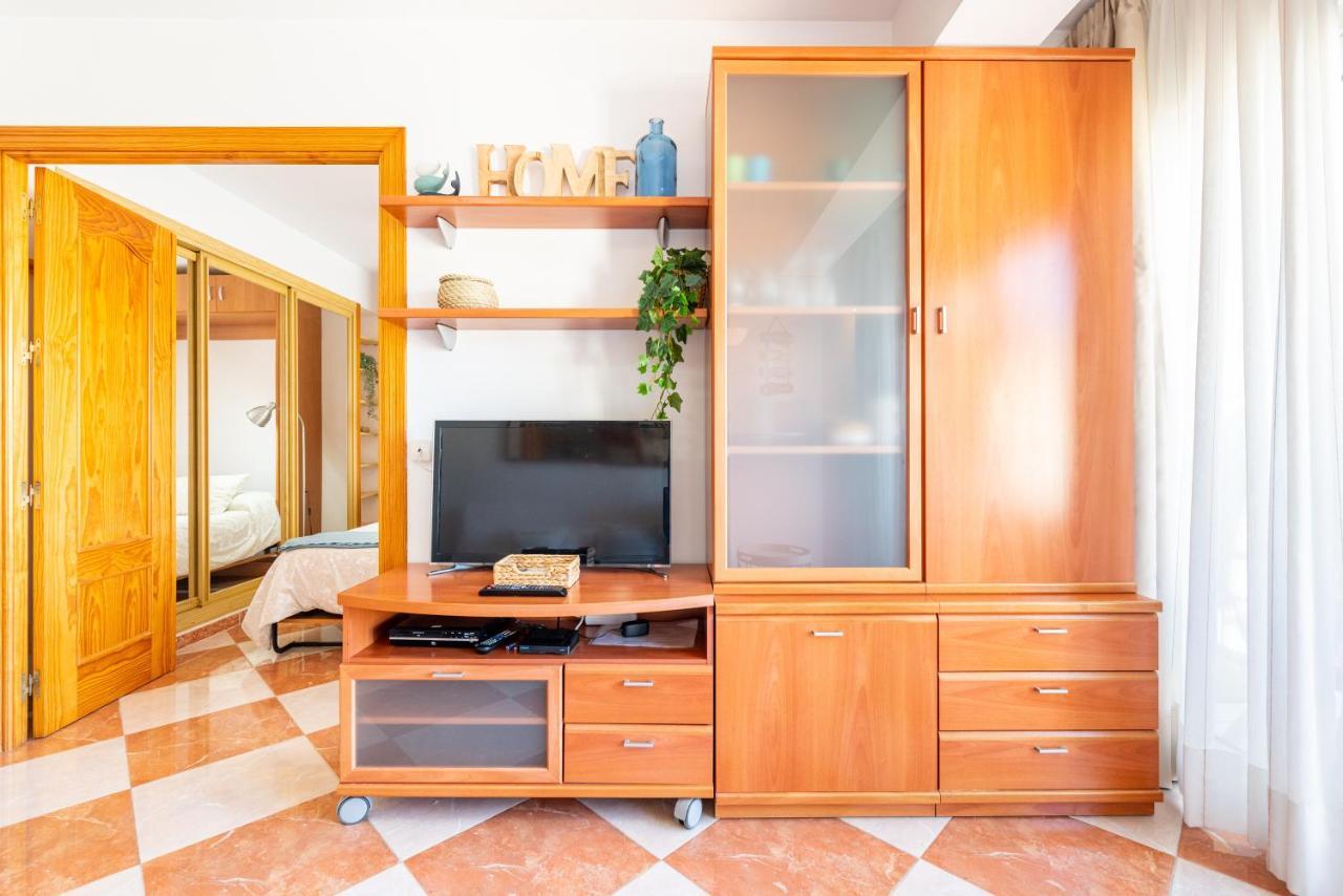 Sunny Seaside Apartment Arroyo De La Miel Bagian luar foto