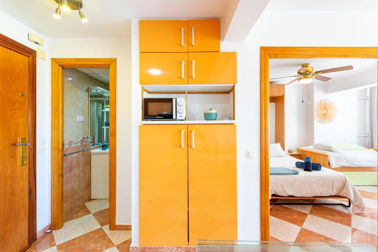 Sunny Seaside Apartment Arroyo De La Miel Bagian luar foto