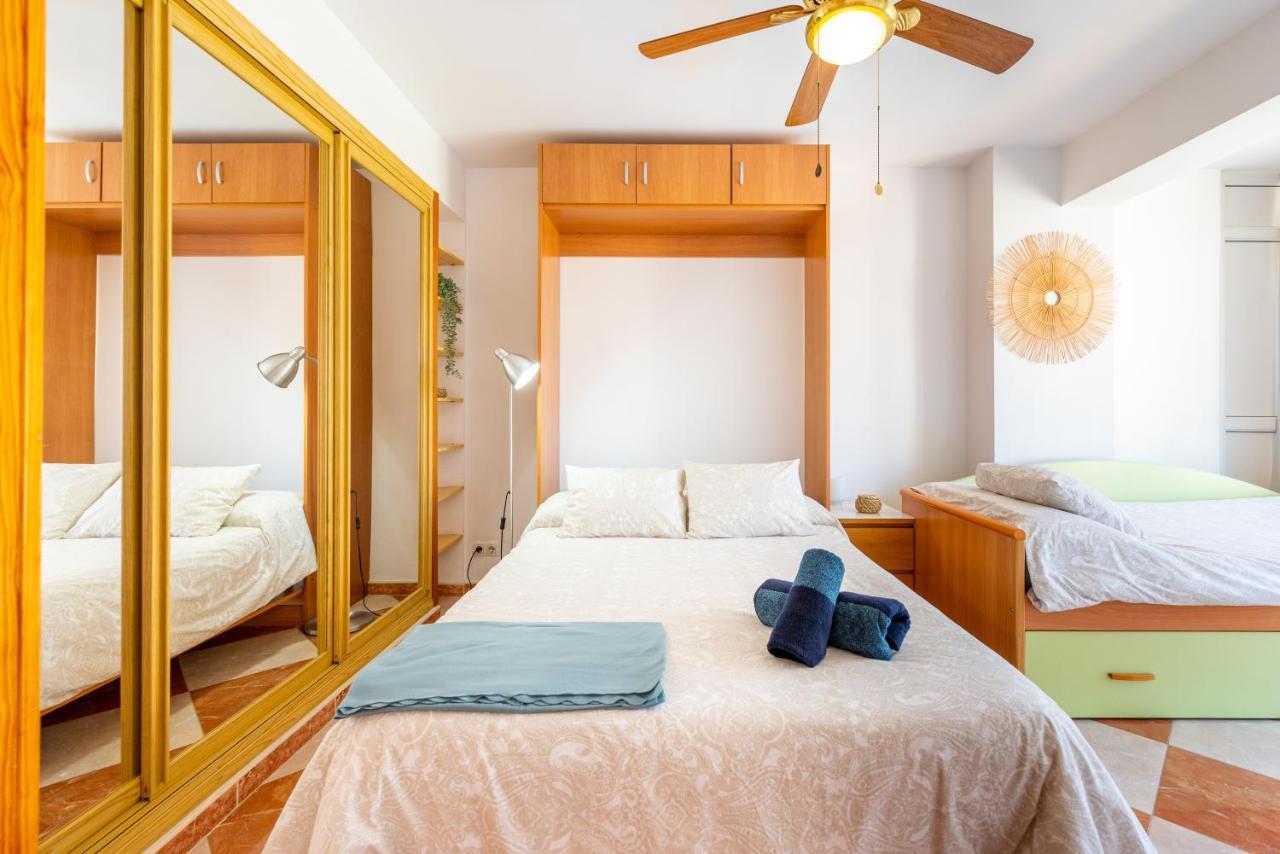 Sunny Seaside Apartment Arroyo De La Miel Bagian luar foto