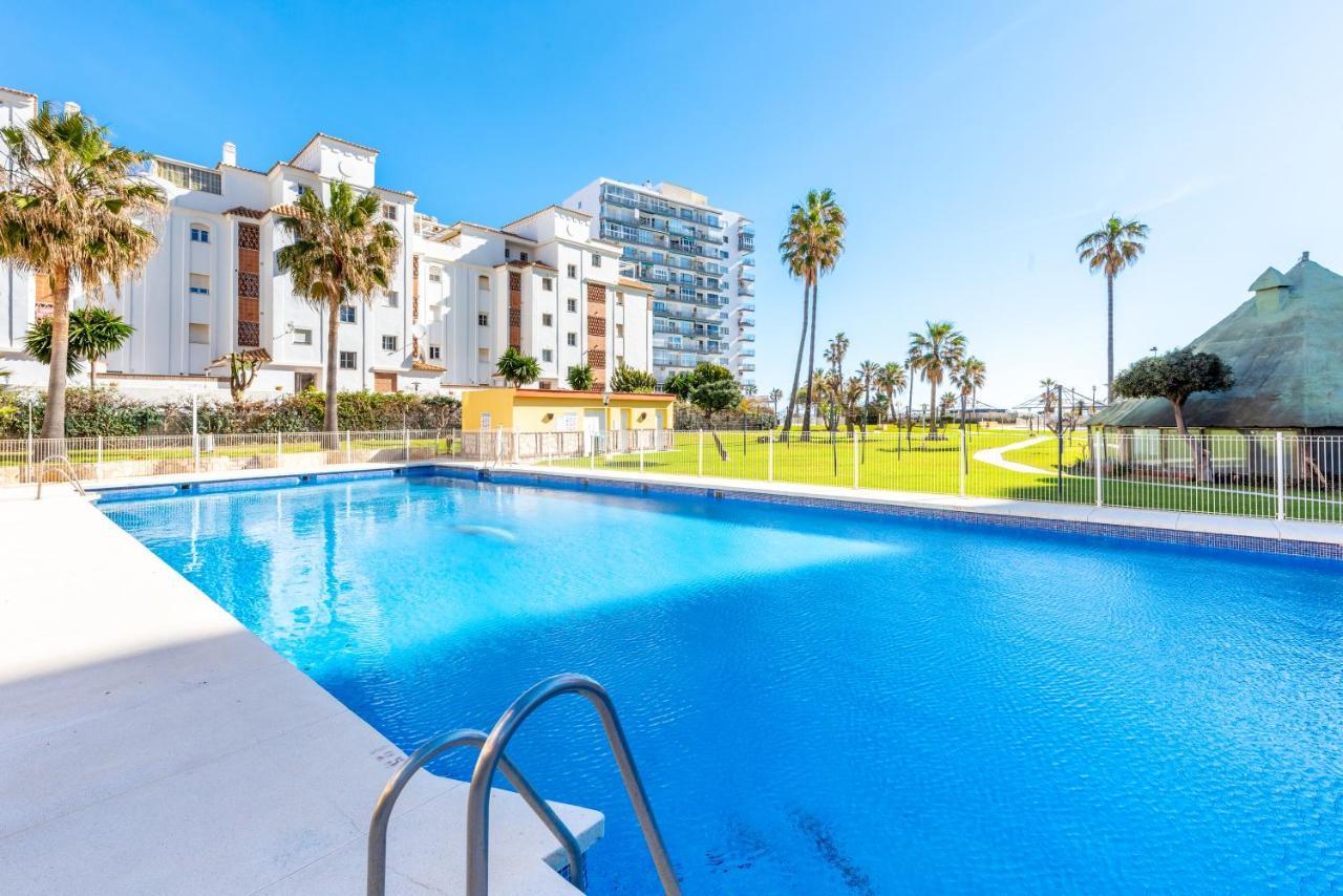 Sunny Seaside Apartment Arroyo De La Miel Bagian luar foto